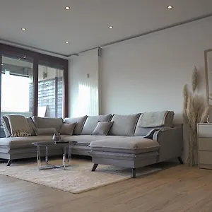  Apartment 81 M2 I Comfortable 3 Room Apartment I Central L Wifi & Netflix