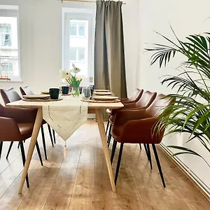  Apartment Design - Parking - Kingsize-bett - 2x Bad - Zentrum